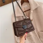 Classic embroidered thread rivet chain bag - Image 4