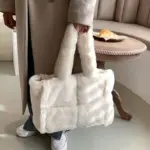 Large capacity splicing faux fur shoulder bag - Image 4