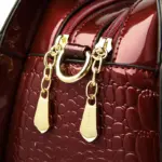 Crocodile pattern bright leather tote bag - Image 6
