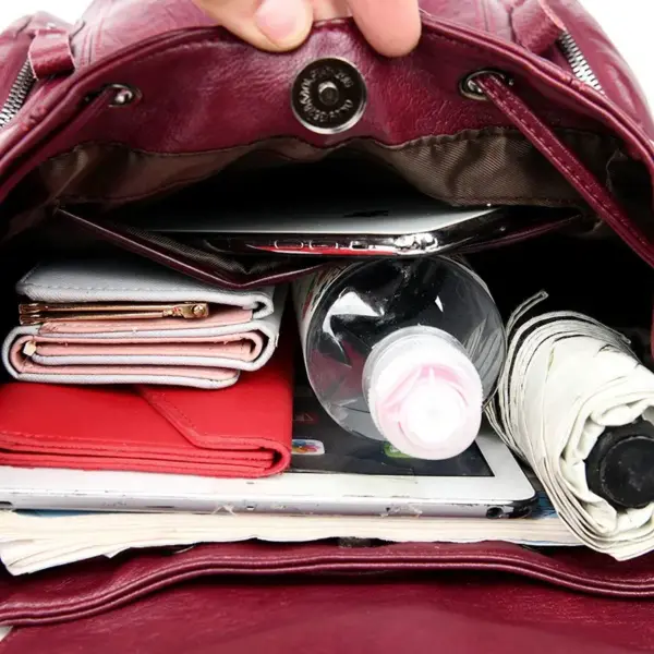 Stylish high quality leather backpack - Image 18