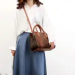 Crocodile embossed vintage women tote bag - Image 2