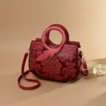Flower embossed ring handle vintage handbag - Image 5