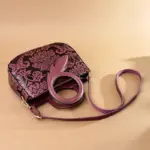 Flower embossed ring handle vintage handbag - Image 9