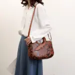 Flower embossed ring handle vintage handbag - Image 20