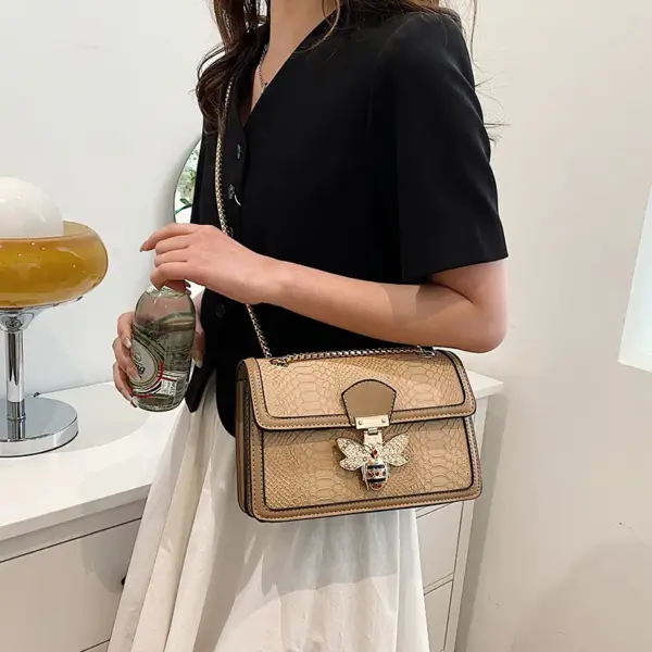 Little bee lock decor luxury chain bag - Image 15