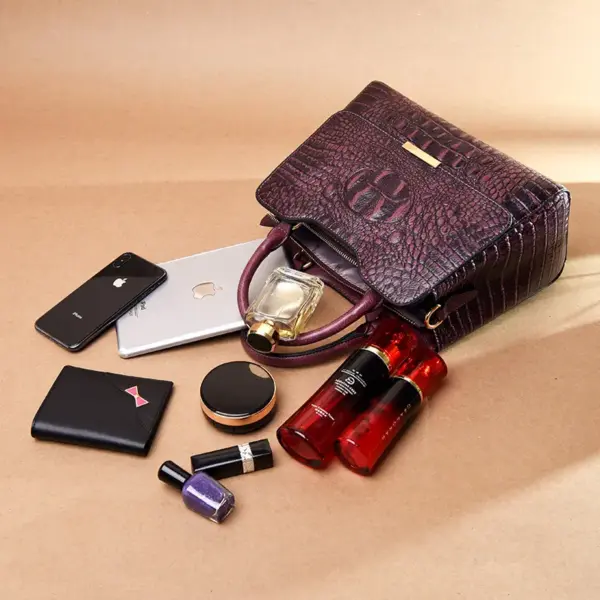 Vintage luxury crocodile tote bag - Image 19