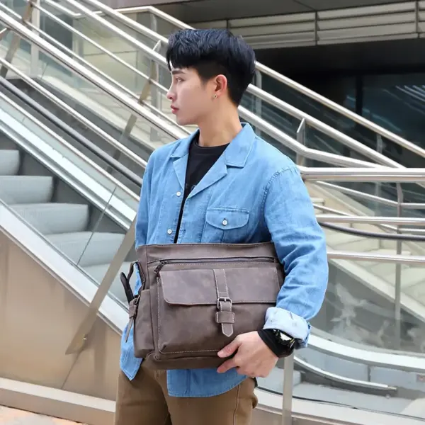 Vintage zipper closure mens messenger bag - Image 2