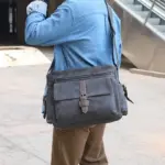 Vintage zipper closure mens messenger bag - Image 5