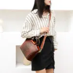 Round handle vintage croc tote bag - Image 21