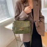 Vintage women leather messenger bag - Image 10