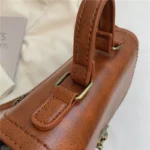 Vintage women leather messenger bag - Image 13