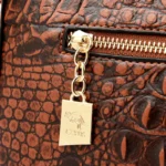Round handle croc embossed tote bag - Image 7