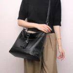 Elegant premium tassel decor shoulder tote bag - Image 17
