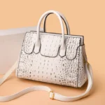 Large capacity women crocodile vintage tote bag - Image 10