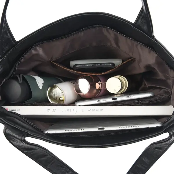 Soft leather large capacity shoulder bag - Image 3