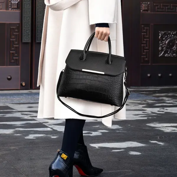 Crocodile curved elegant women tote bag - Image 10