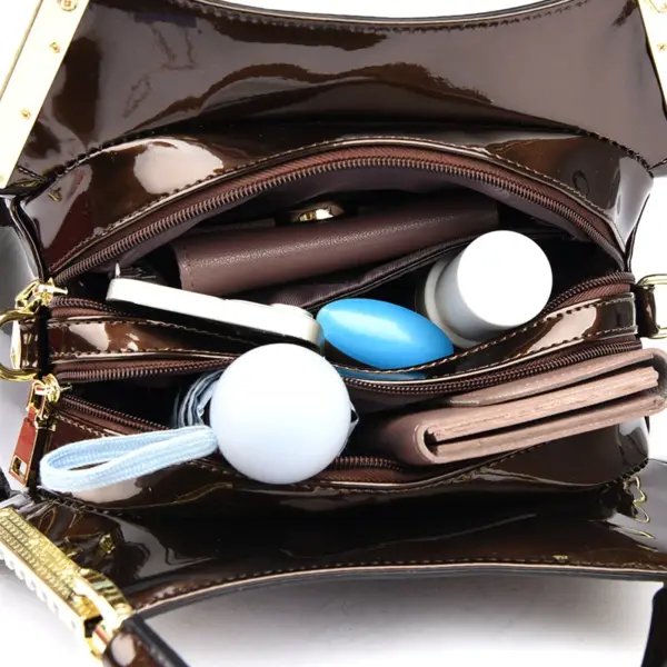 Vintage luxury round designer handbag - Image 14