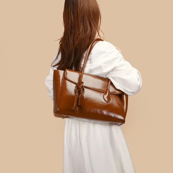 Vintage oil wax leather shoulder tote bag - Image 2