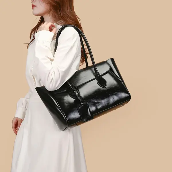 Vintage oil wax leather shoulder tote bag - Image 8