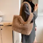 Soft faux fur shoulder tote bag - Image 5