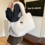 Soft faux fur shoulder tote bag - Image 6