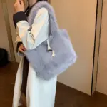 Soft faux fur shoulder tote bag - Image 9