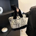 Splicing design fur decor shoulder tote bag - Image 7