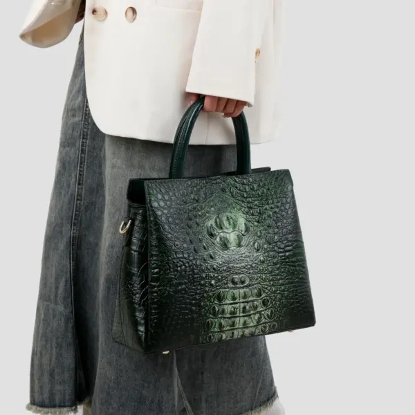 Large capacity croc embossed shoulder tote bag - Image 7