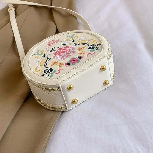 Round pattern flower embossed designer bag - Image 17