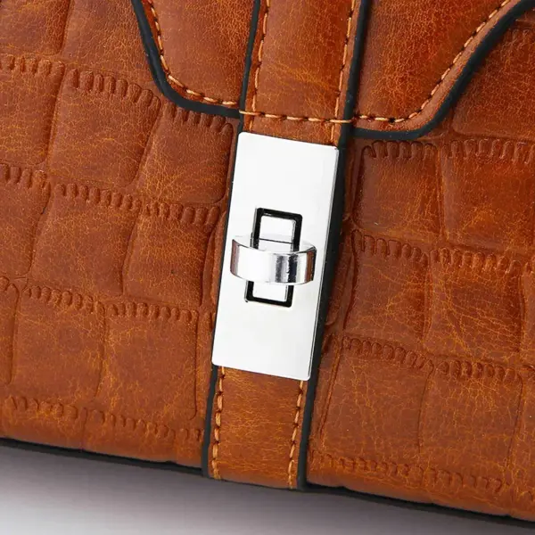 Vintage classic oil leather handbag - Image 14