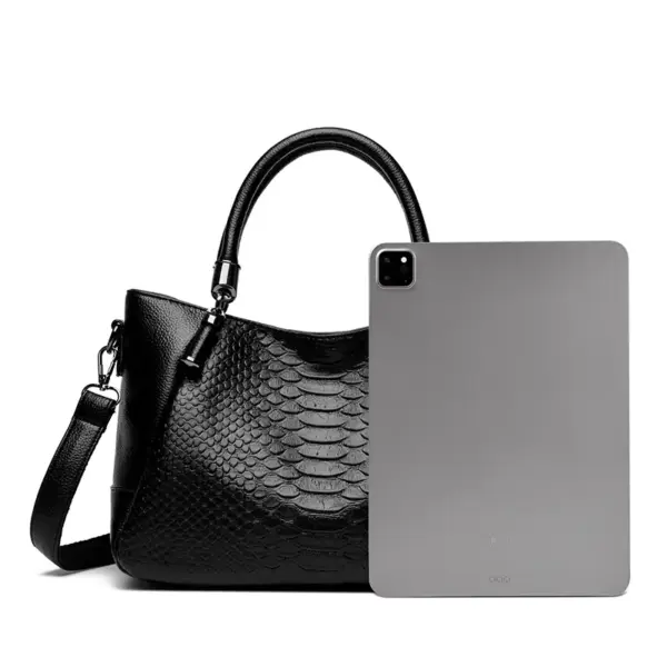Elegant crocodile style shoulder tote bag - Image 4