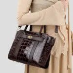 Vintage crocodile pattern designer handbag - Image 5