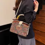 Women's Luxury Handbag with Vintage Floral Design - Image 4