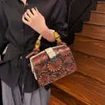 Women's Luxury Handbag with Vintage Floral Design - Image 5